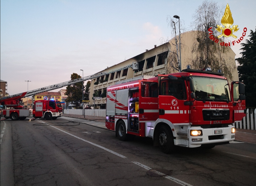 Fiamme in appartamento: intervento dei Vigili del Fuoco