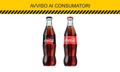 Ritirate dai supermercati: filamenti di vetro nelle bottiglie di Coca Cola