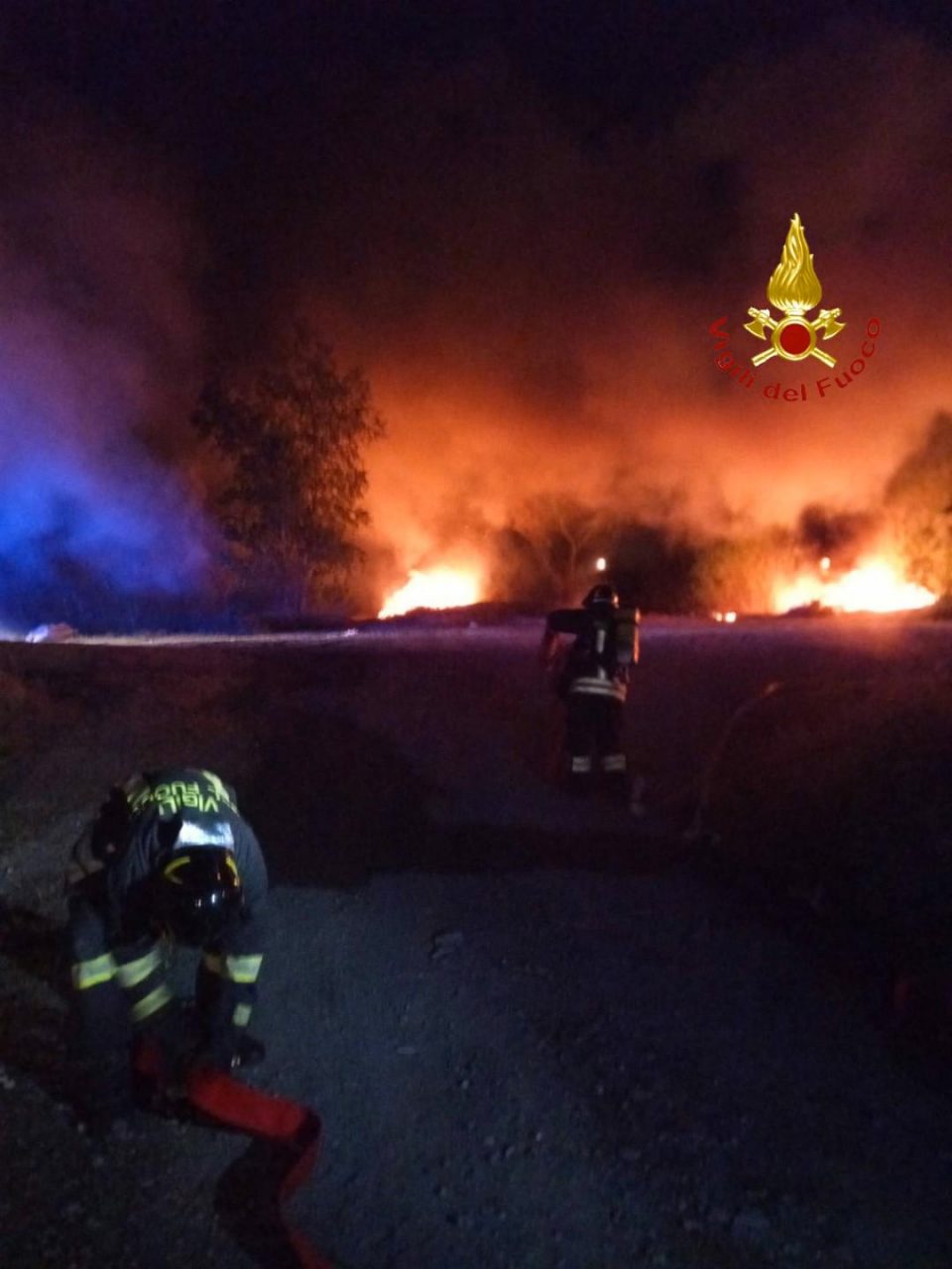 Due incendi nella notte lungo l’argine del Sesia