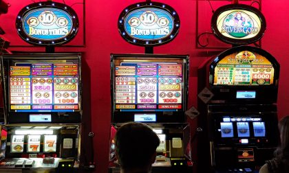 Cirio vuole “addolcire” la legge che limita il gioco d’azzardo “per salvare posti di lavoro”