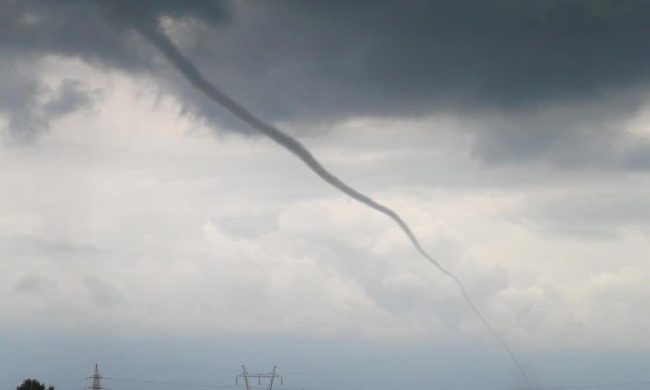 Tornado a Trecate: i video impressionanti