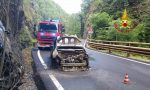 Auto in fiamme sulla strada Val Mastallone