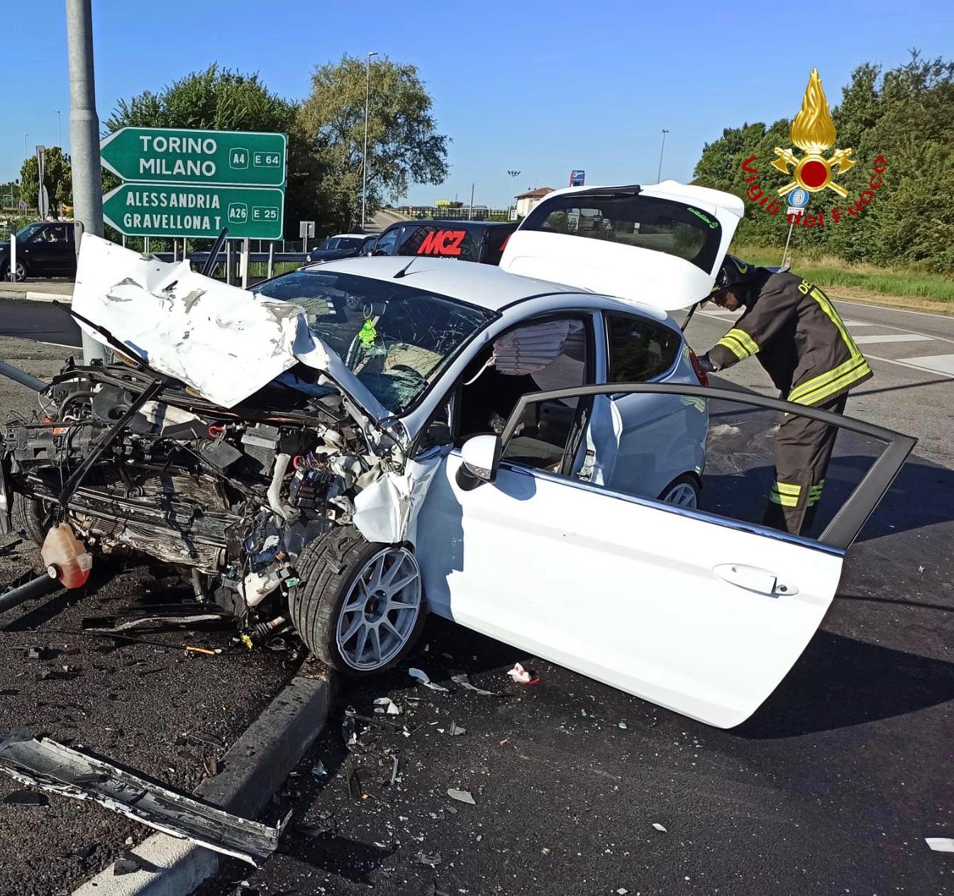 Incidente Carisio Purtroppo C E Un Decesso Prima Vercelli