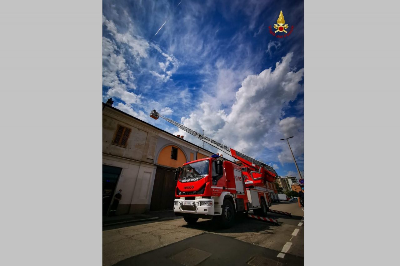 Crollo del tetto: intervengono i vigili del fuoco