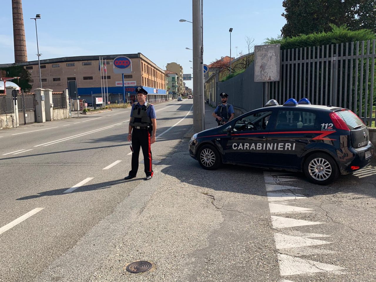 Zingara ruba collana con la tecnica dell’abbraccio