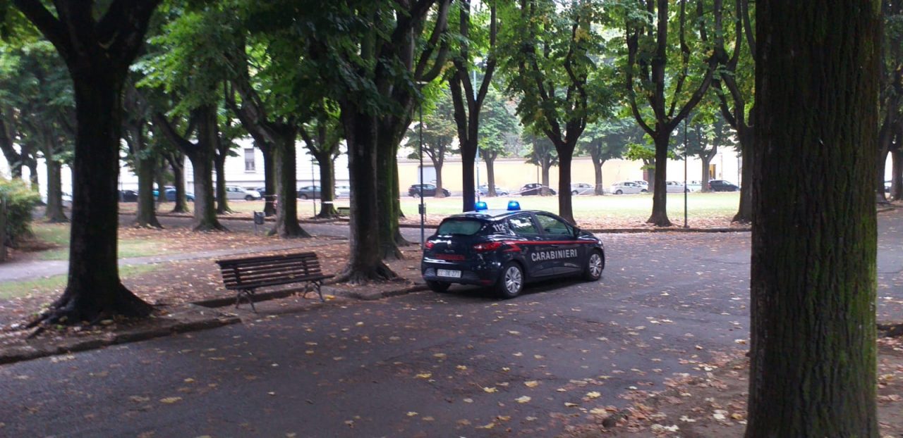 Migranti trasferiti, piazza Mazzini sgombrata