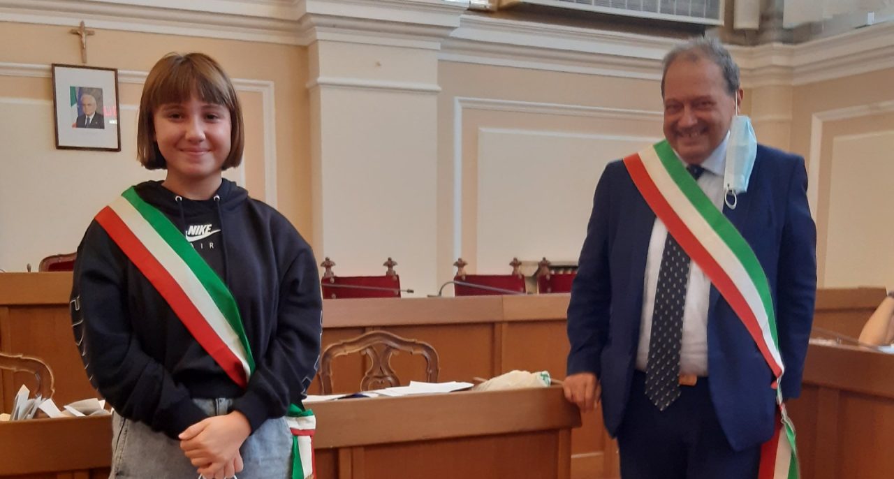 Consiglio comunale dei ragazzi torna a riunirsi: eletto il loro sindaco