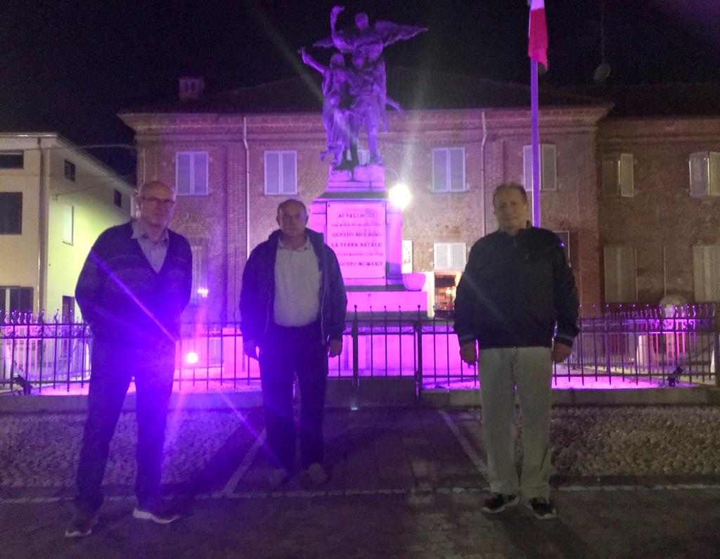 Piazza di Desana in rosa per la Lilt