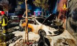 Opel Corsa distrutta dalle fiamme a Trino