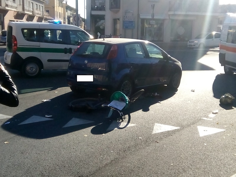 Investita in bicicletta: la donna non ce l’ha fatta