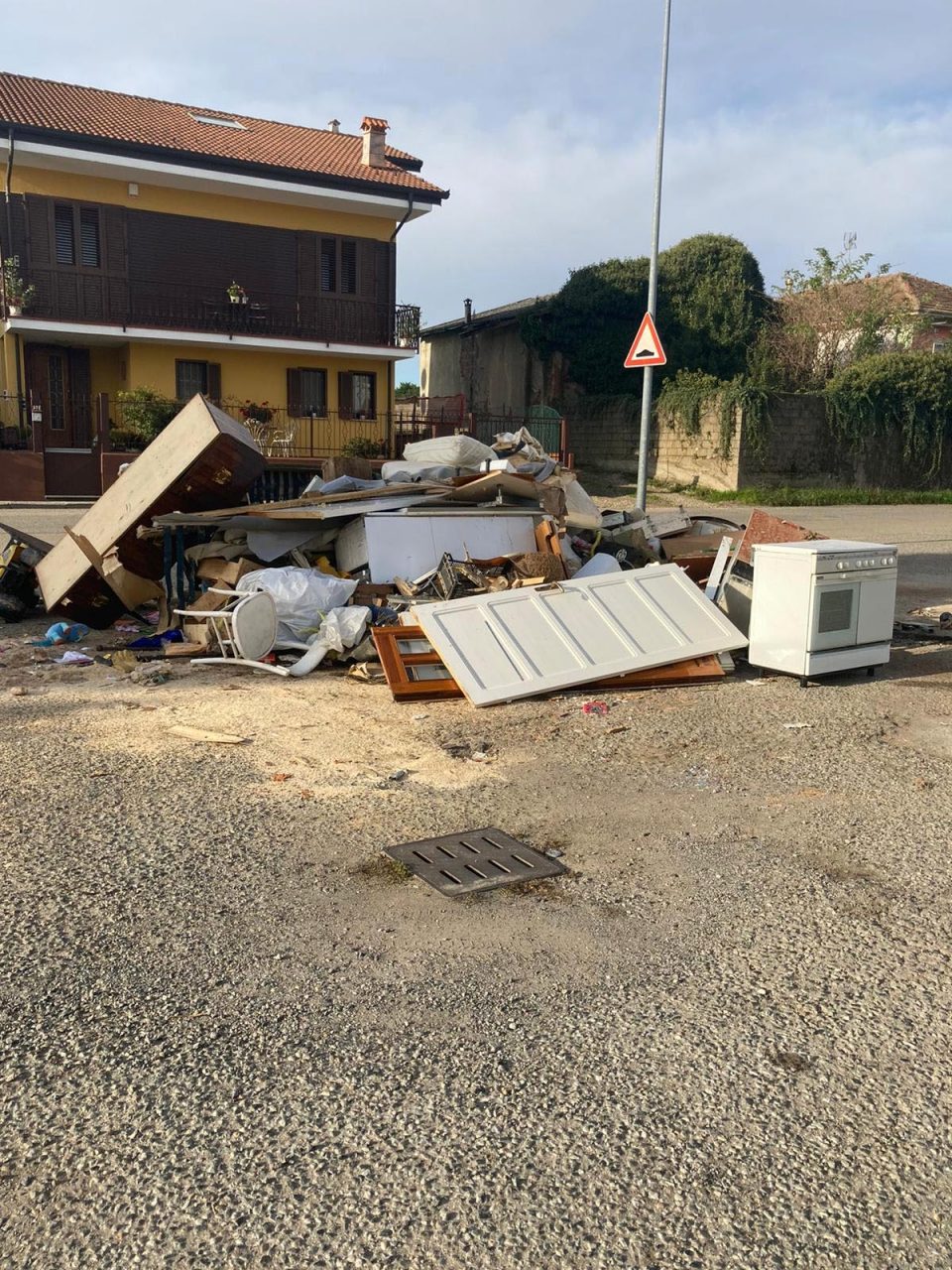 Via Prarolo fa ancora i conti col dopo alluvione