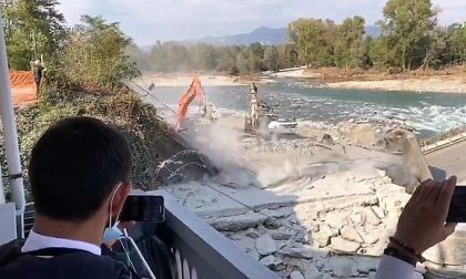 Romagnano: demolito il ponte di cemento armato