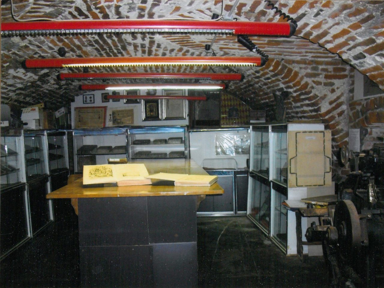 L’Archivio Storico Chiais raccontato in un libro di Barbara Cavana