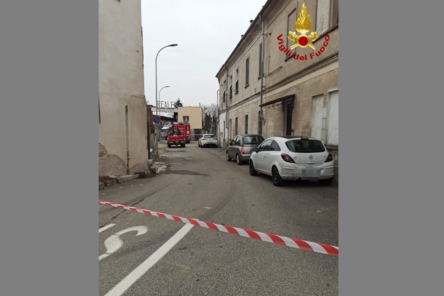 Perdita di gas: vigili del fuoco al lavoro