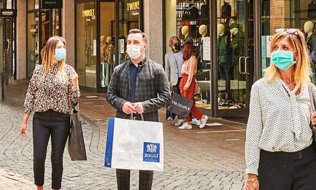 Vicolungo oggi chiuso, dopo le polemiche marcia indietro della direzione dell’outlet