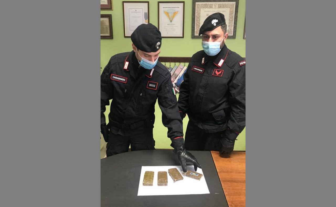 Hashish in tasca: arrestato alla stazione