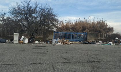 Discarica in area industriale: c'è davvero di tutto