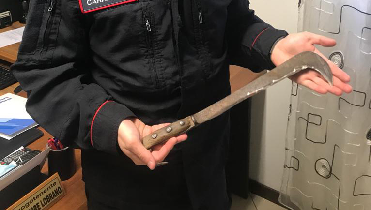 Litiga con un cliente del bar e danneggia il locale: denunciato 31enne