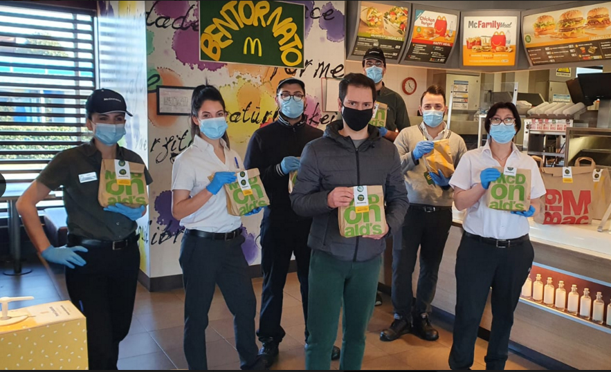 McDonald’s dona 100 pasti caldi alle strutture caritative del territorio