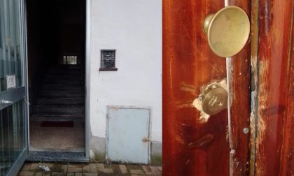 In Via Tracia 31 inquilini ostaggio degli abusivi
