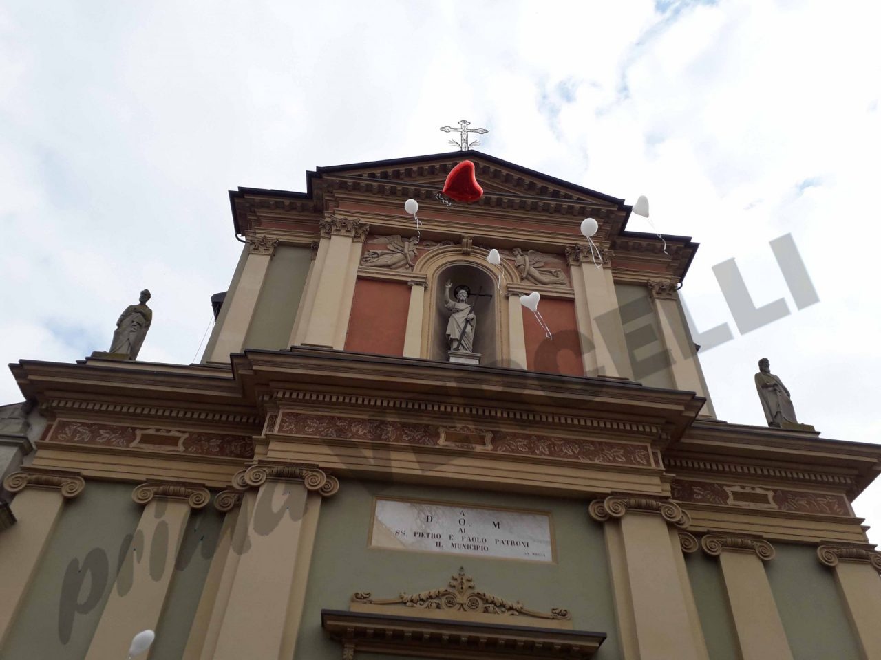 Tronzano saluta la piccola Anna
