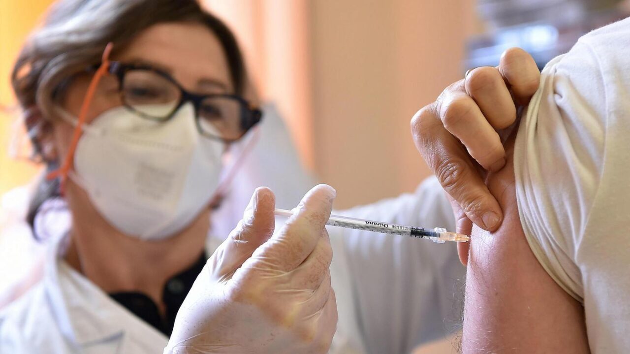 Vaccinazioni pediatriche extra a Gattinara e Borgosesia