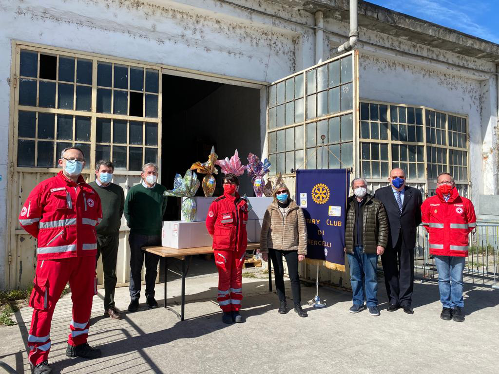 Rotary Club: donate uova di Pasqua alla Croce Rossa