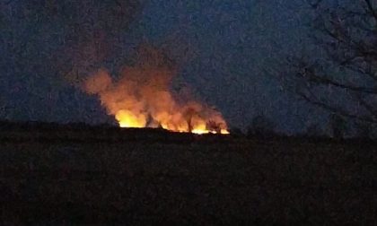 Incendio in atto tra Tricerro e Trino