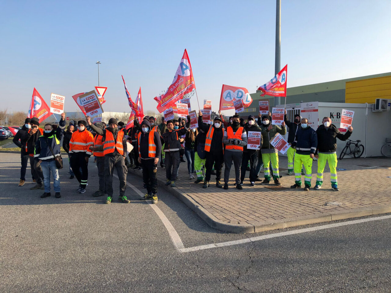 Lo sciopero alla Coop di Vercelli prosegue