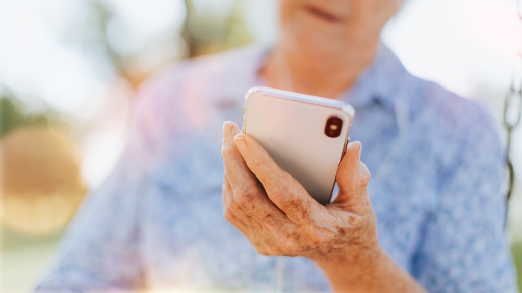 Occhio agli sms per prenotare il vaccino Covid
