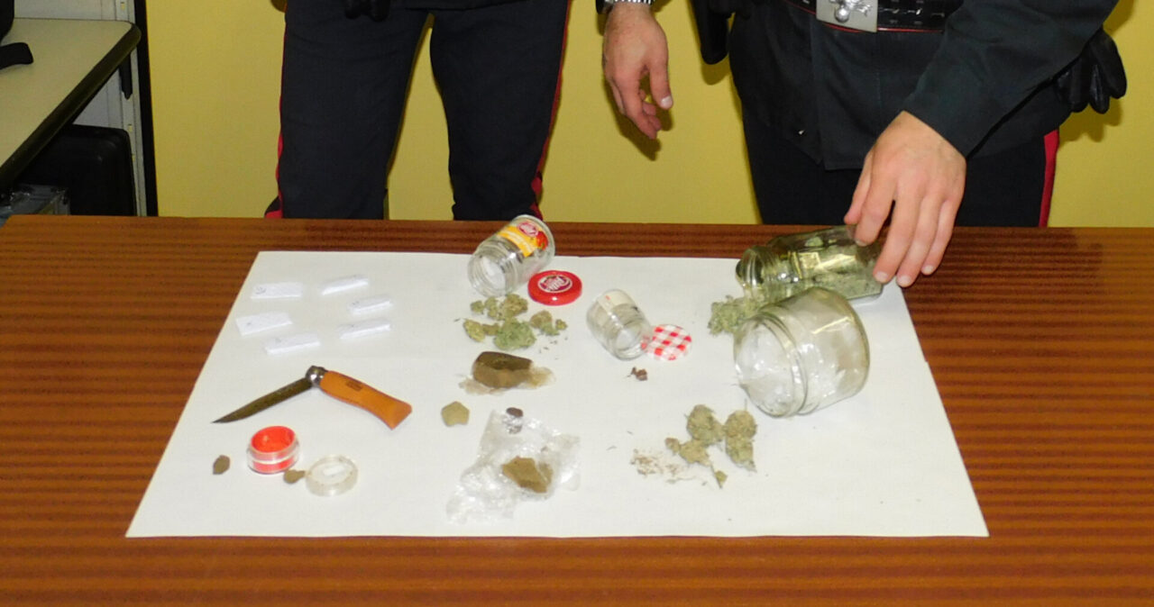 Serravalle Sesia: 24enne arrestato per possesso di droga ai fini di spaccio