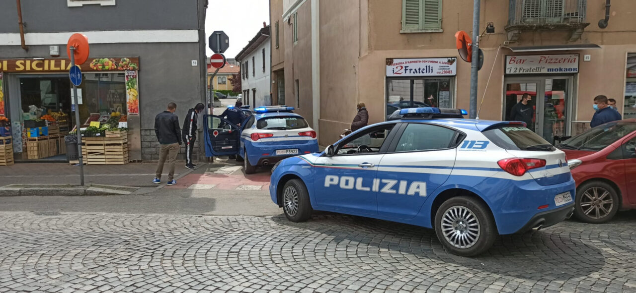 Polizia in forze in corso Prestinari