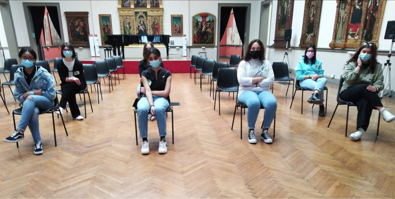 Musei aperti: studenti a lezione al Borgogna