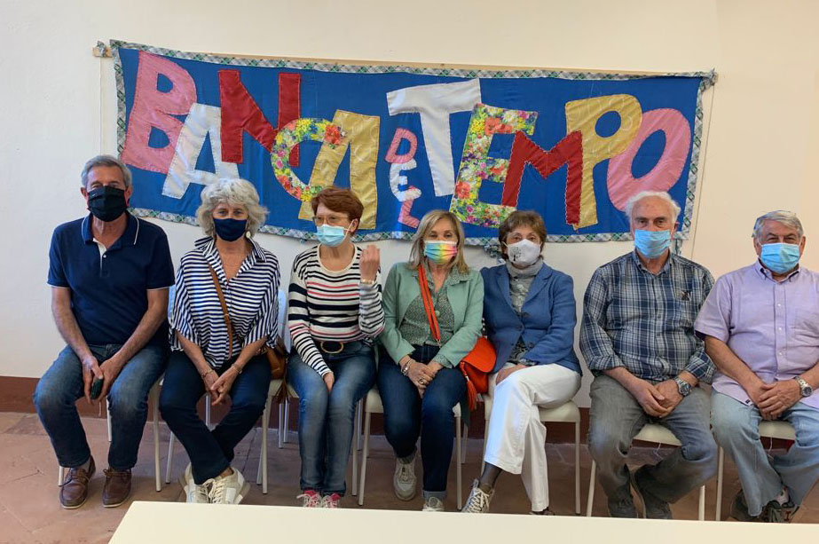 “Una vita, cento vite”: la Banca del Tempo in mostra