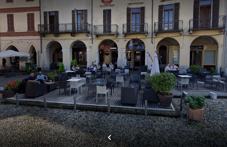 Bar Cavour chiuso per 5 giorni per assembramento