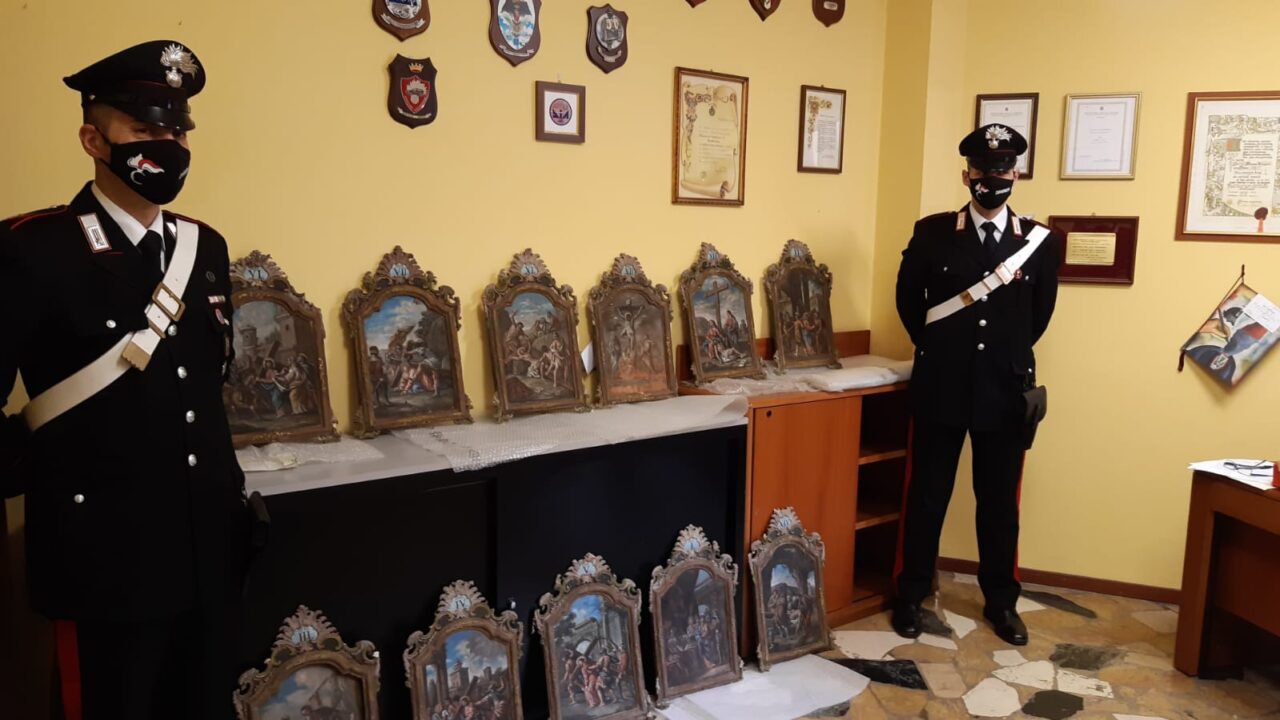 Ritrovate a Parma le opere lignee della Via Crucis rubate a Civiasco