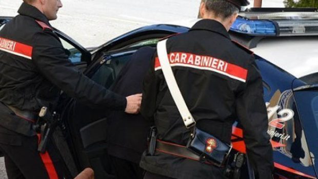 Truffe della raccomandata: custodia cautelare per una 36enne vercellese