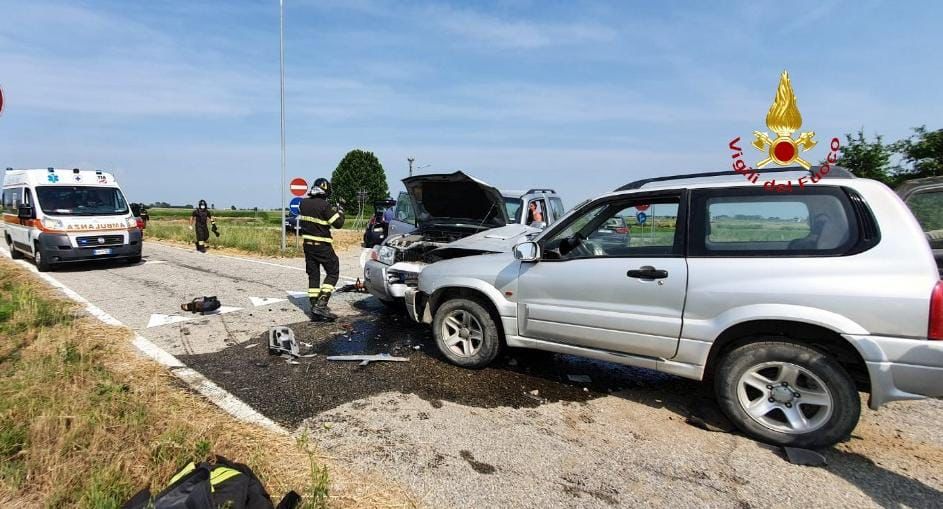 Schianto a Stroppiana: un ferito all’ospedale