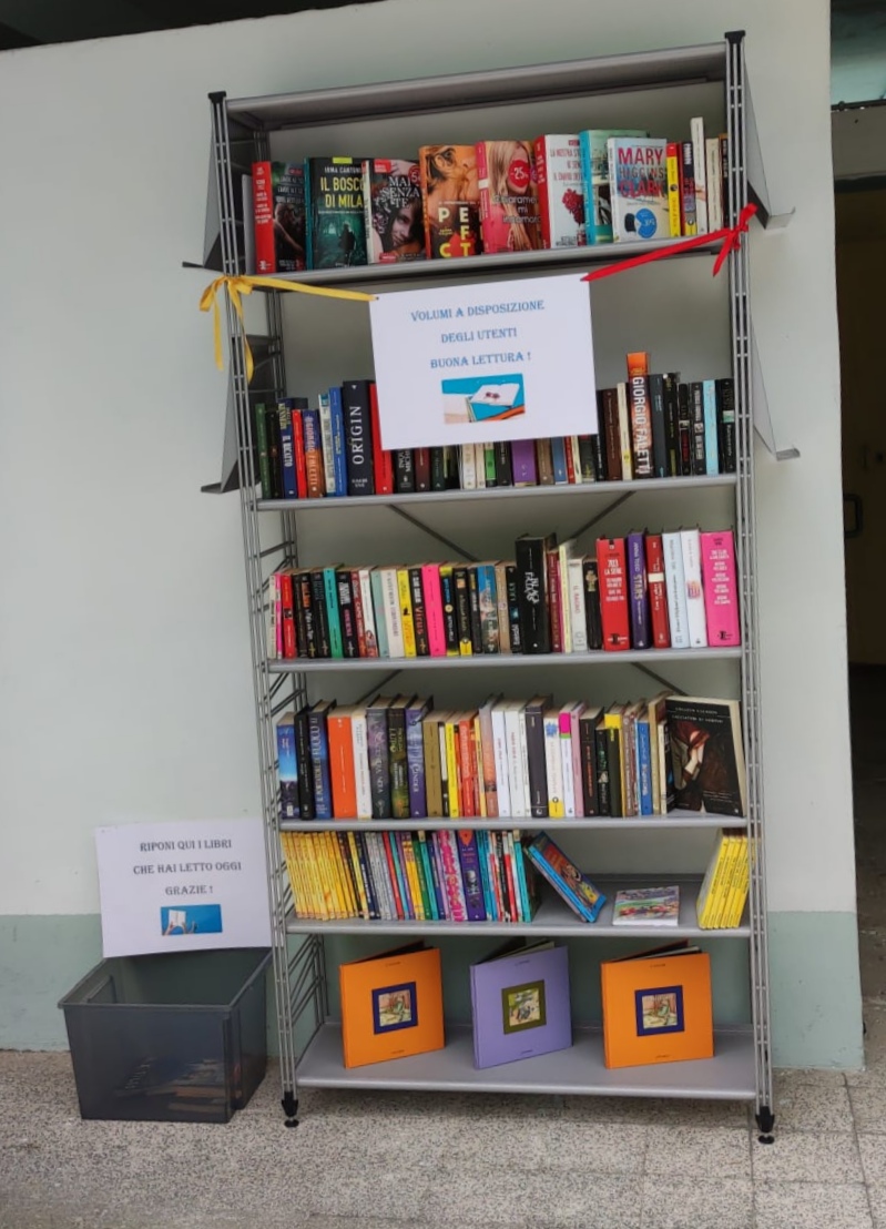 La Biblioteca civica di Vercelli sbarca in piscina