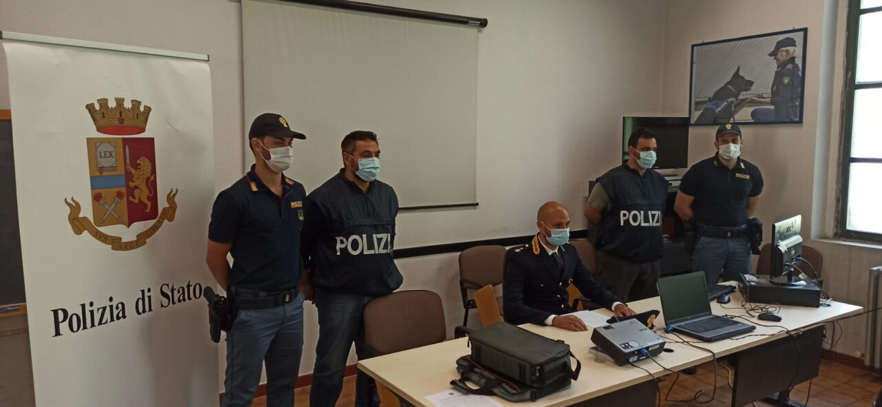 Due arresti per estorsione: all’origine foto intime diffuse sui social