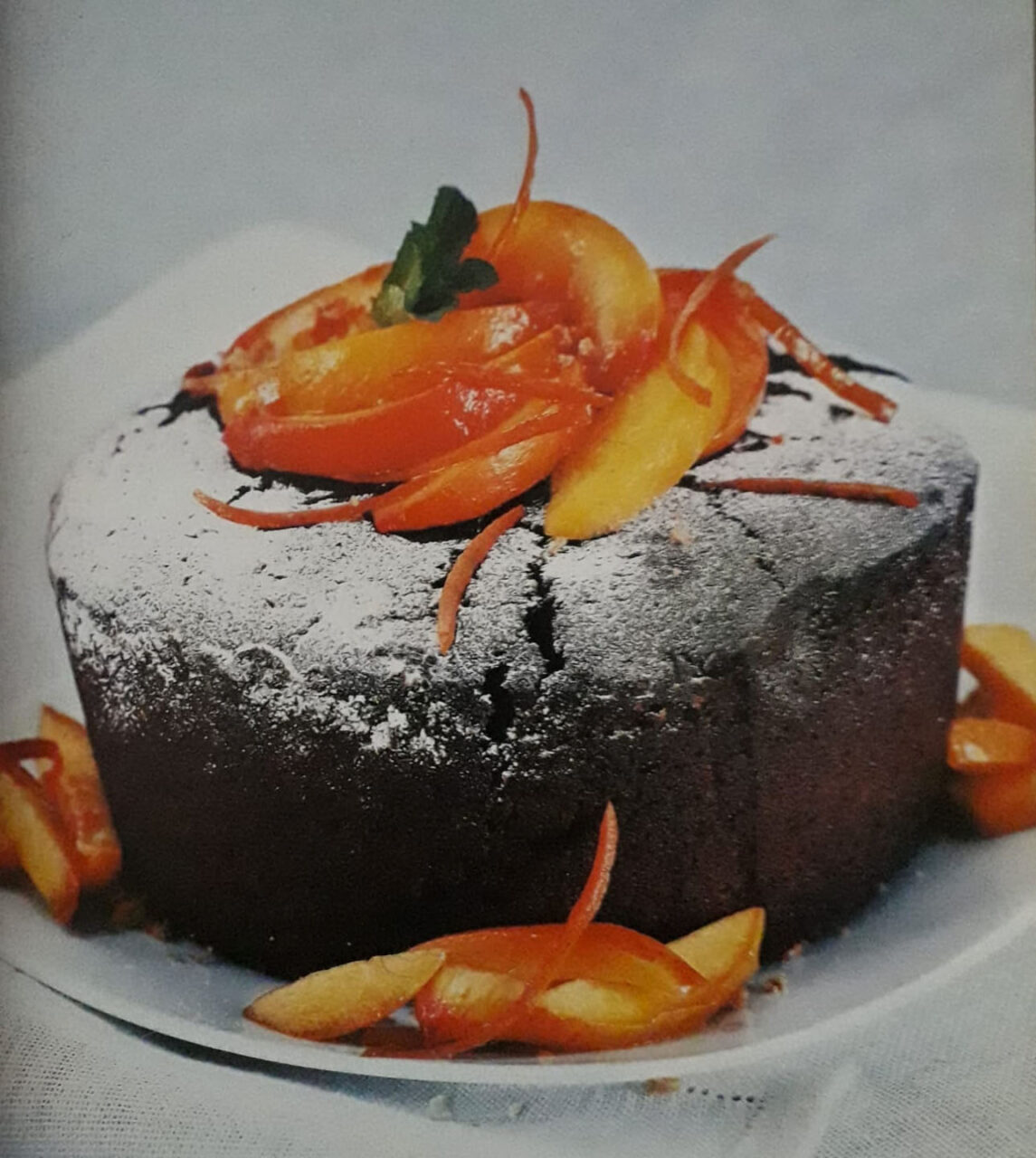 Tortino al cioccolato con le pesche