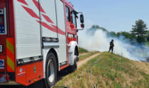Quinto Vercellese: sterpaglie in fiamme