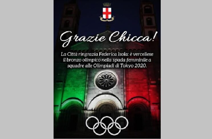 Basilica di S. Andrea illuminata col tricolore per Chicca