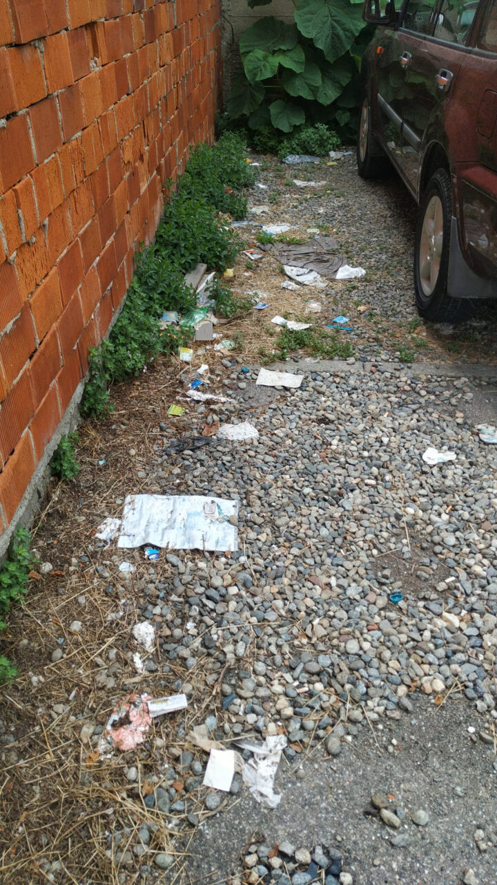 Lo scandaloso stato del parcheggio di corso Gastaldi