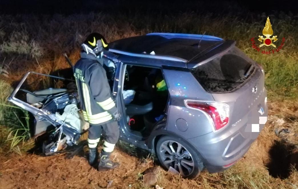 Frontale a Busonengo: quattro feriti, uno in codice rosso