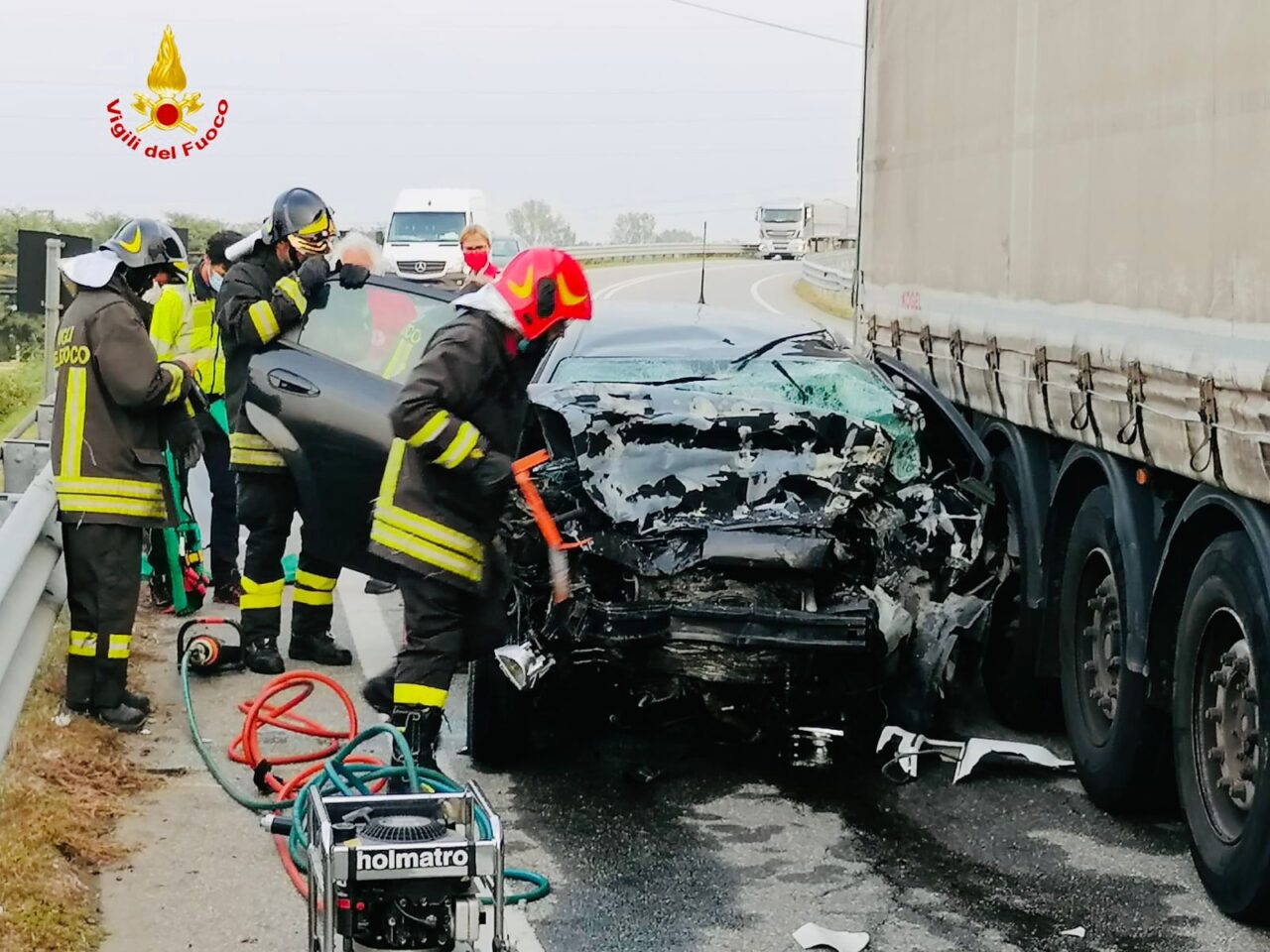 Incidente Santhià: un ferito in codice rosso, vettura accartocciata