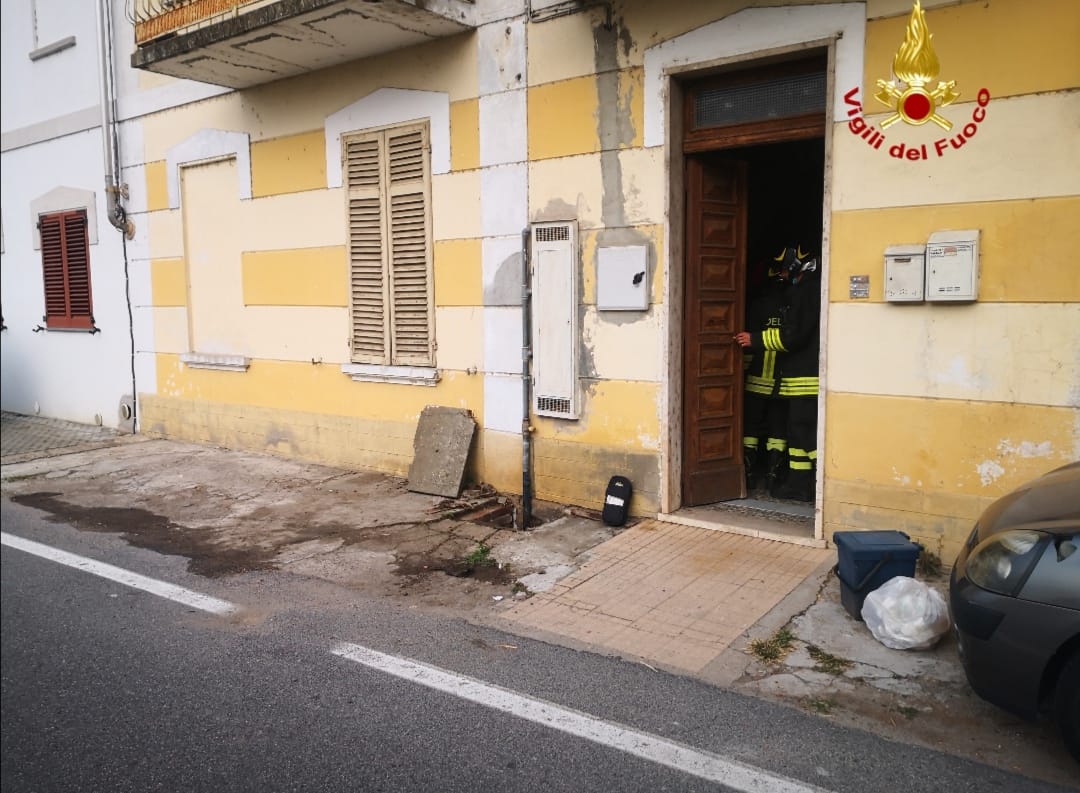 Fuga di gas in via Carengo zona evacuata