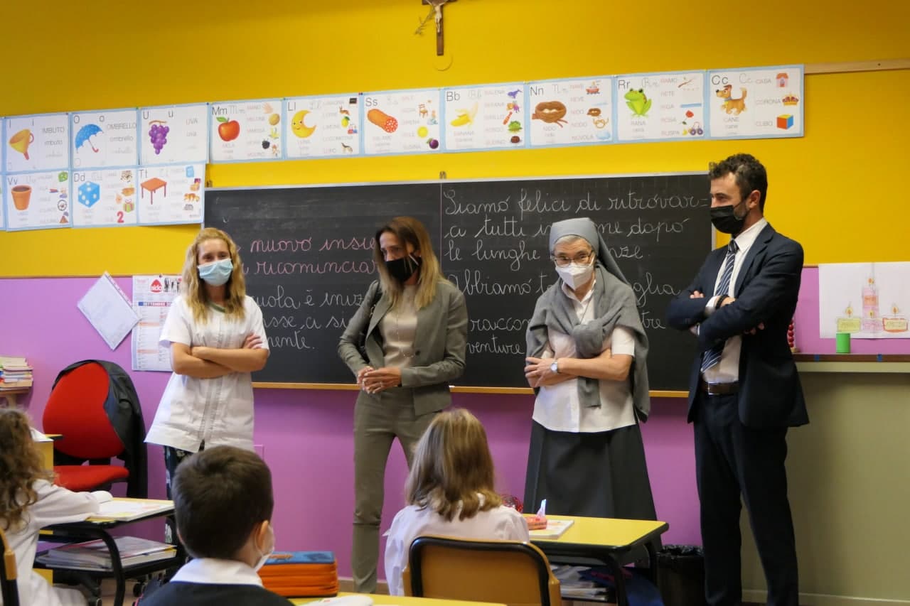 L’assessore regionale Chiorino ha visitato due scuole vercellesi