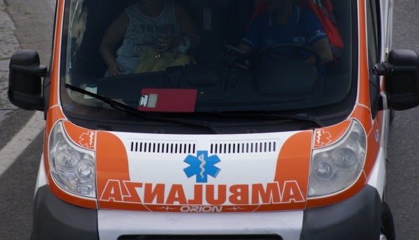 Borgodalese muore in auto sulla A4 per un malore