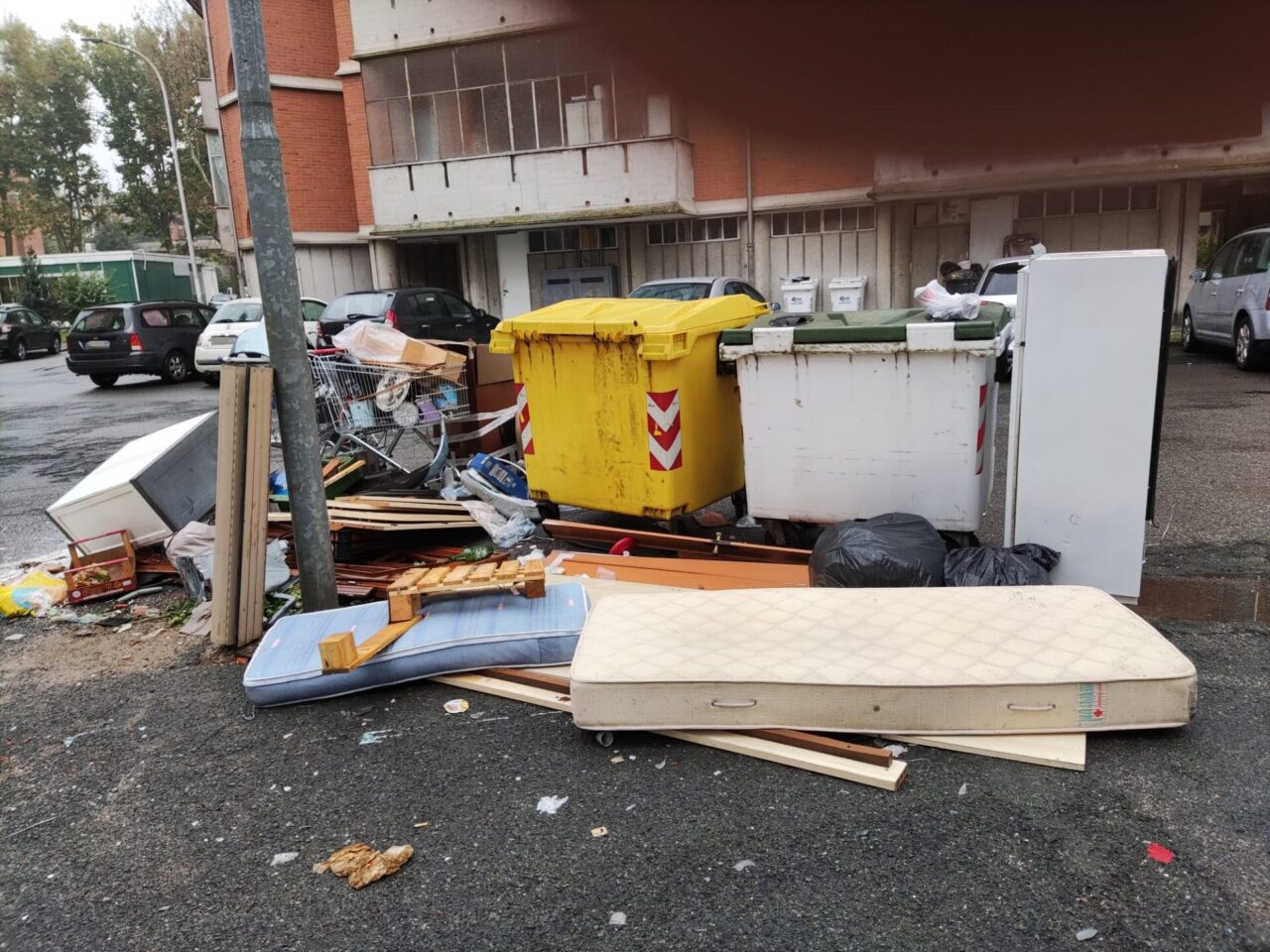 Rione Concordia: cresce la discarica improvvisata